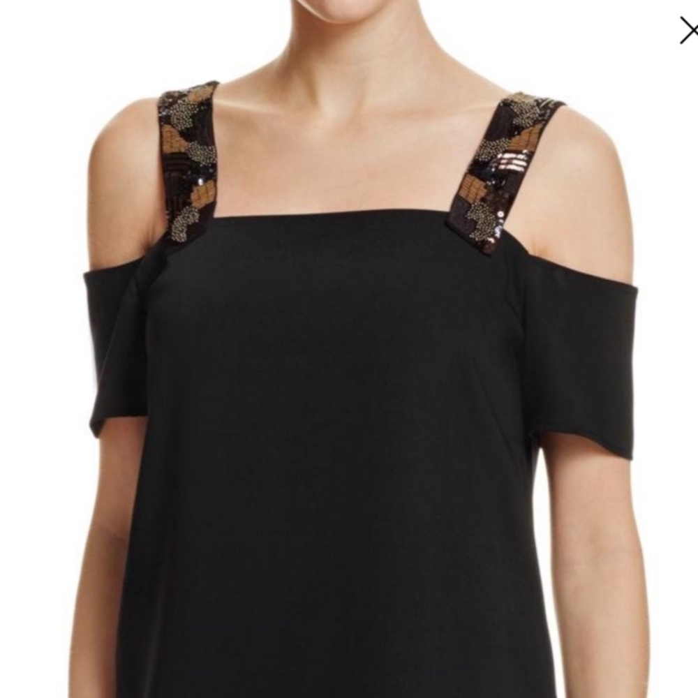 Cooper & Ella cold shoulder embellished top L